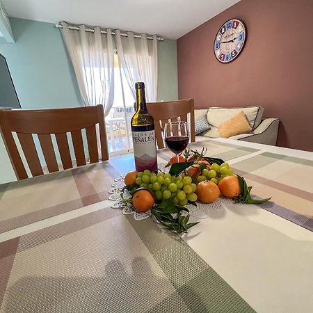 Karola Cosy Apartment เบนิดอร์ม ภายนอก รูปภาพ