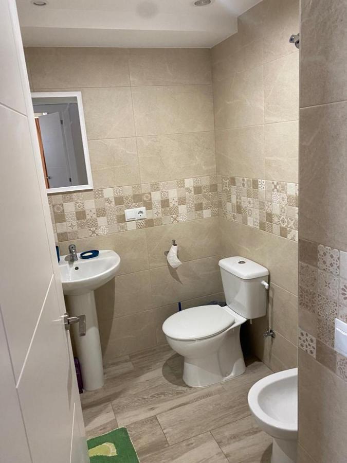 Karola Cosy Apartment เบนิดอร์ม ภายนอก รูปภาพ