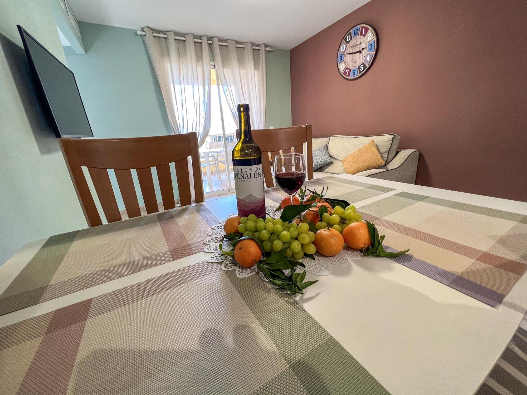 Karola Cosy Apartment เบนิดอร์ม ภายนอก รูปภาพ