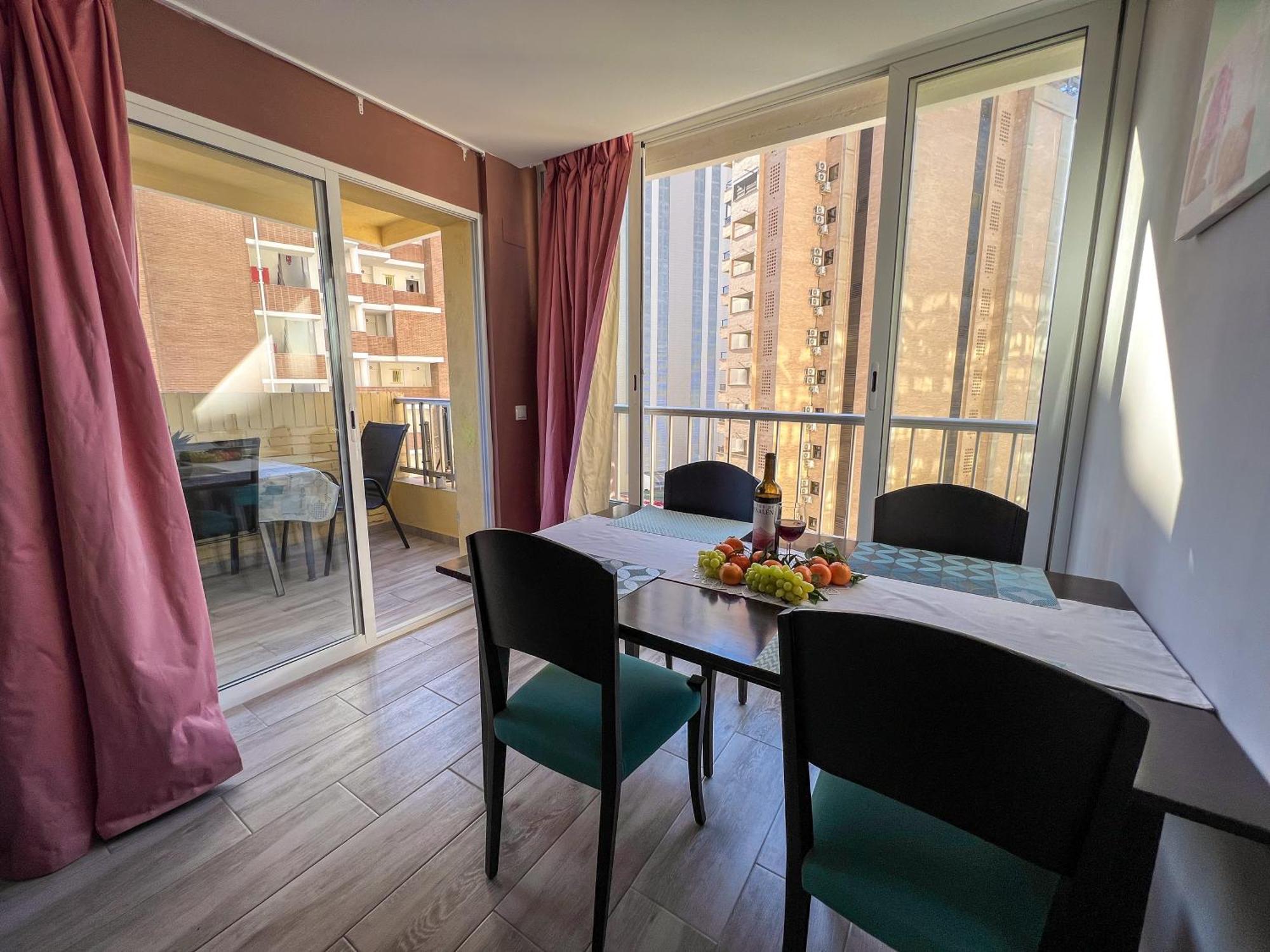 Karola Cosy Apartment เบนิดอร์ม ภายนอก รูปภาพ